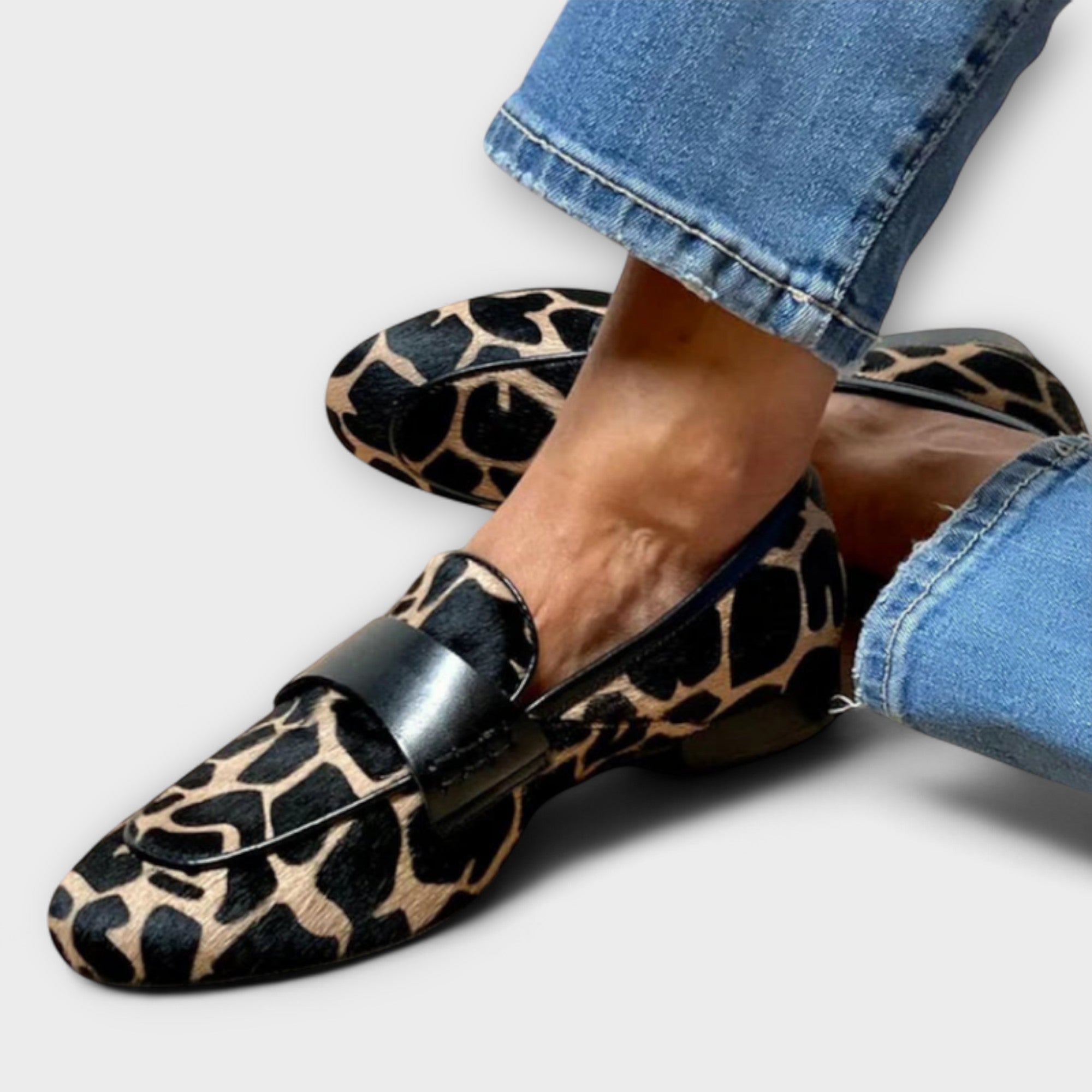 Lena – Damskie klapki w leopardzi wzór
