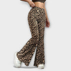 Natalia – Spodnie damskie bootcut w leopardzi wzór