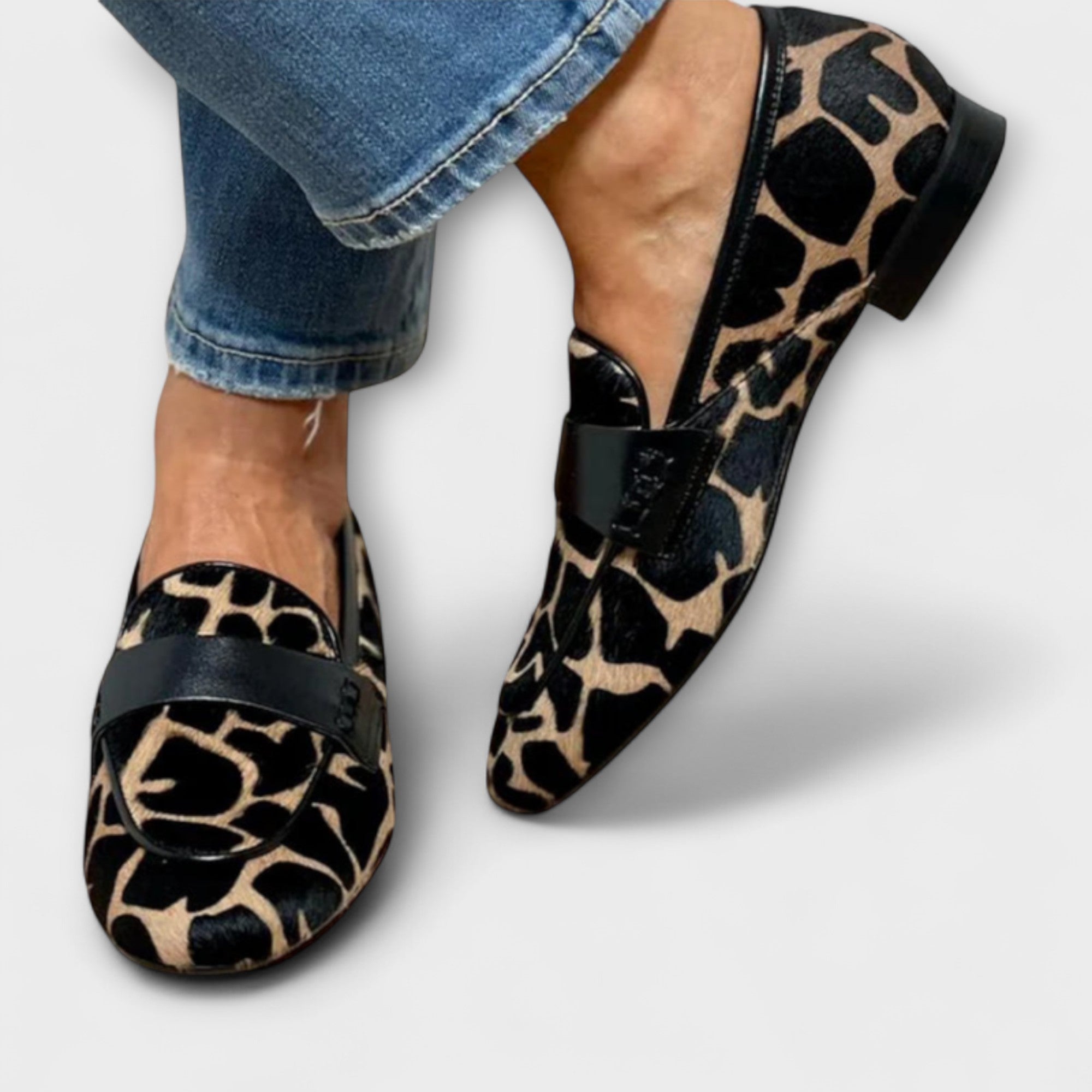 Lena – Damskie klapki w leopardzi wzór