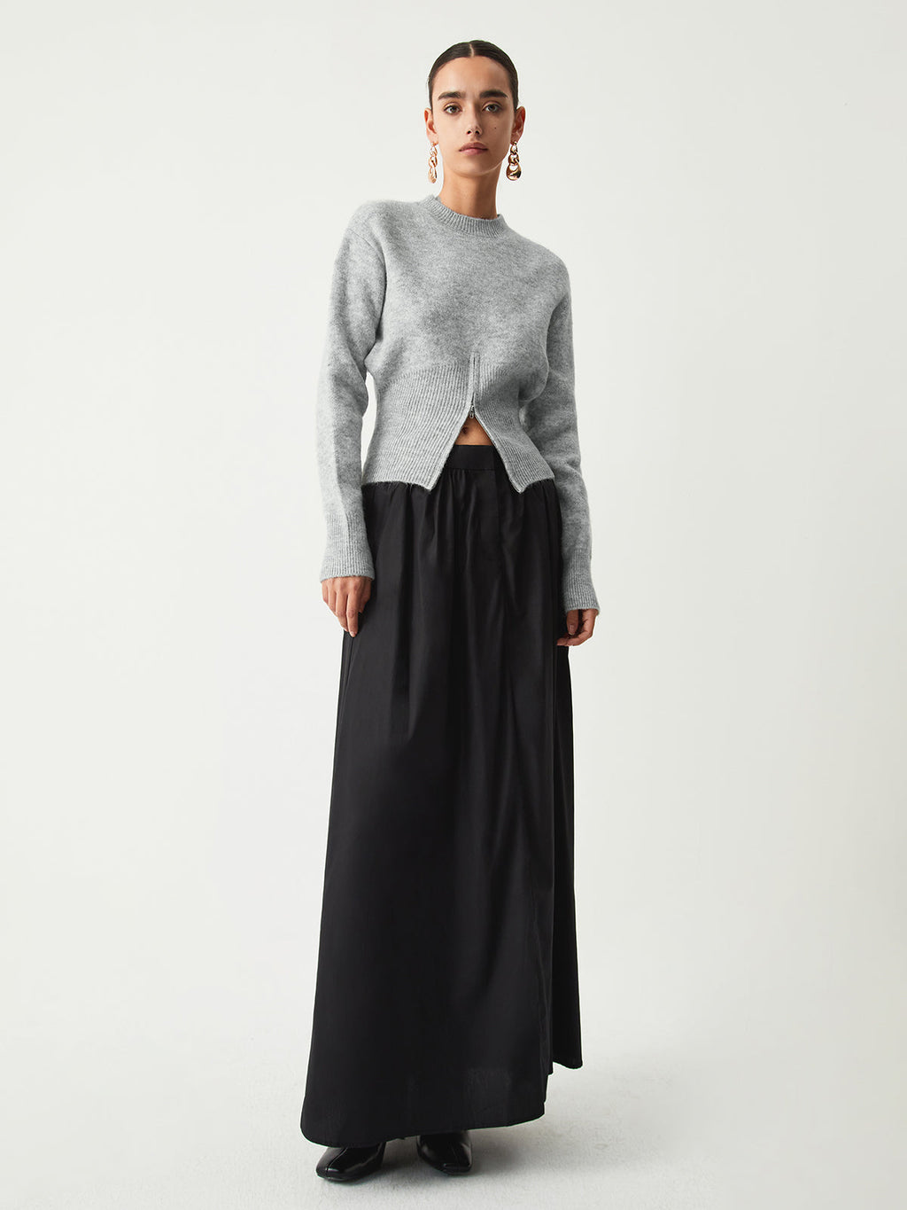 Sophia – Sweter damski z zamkiem i podkreśloną talią