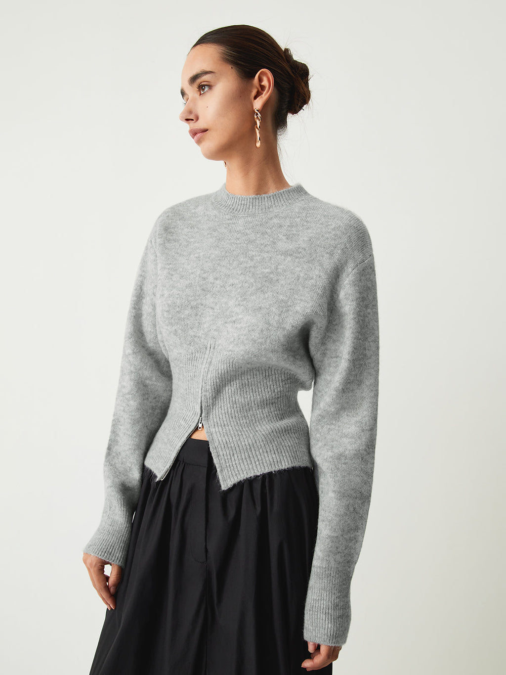 Sophia – Sweter damski z zamkiem i podkreśloną talią