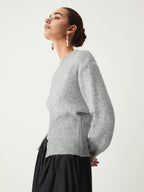 Sophia – Sweter damski z zamkiem i podkreśloną talią