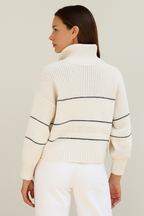 Nadia – Sweter damski z kołnierzem i guzikami