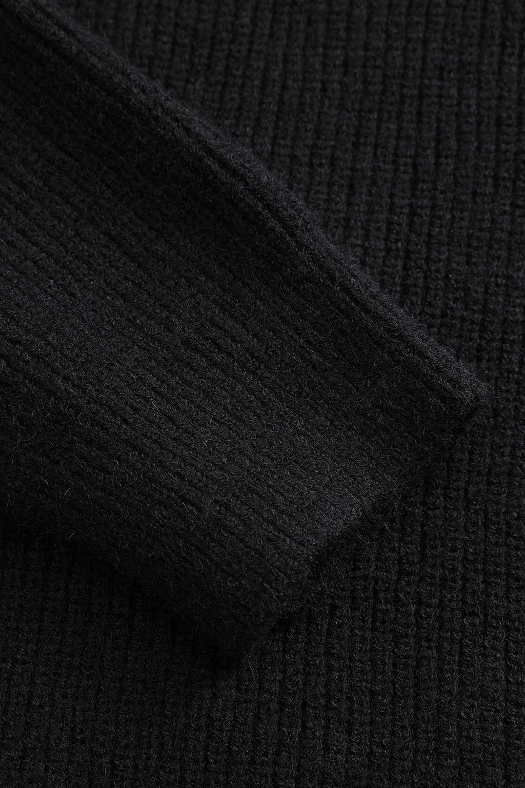 Czarny kardigan damski z dekoltem V i kieszeniami – zdjęcie produktu