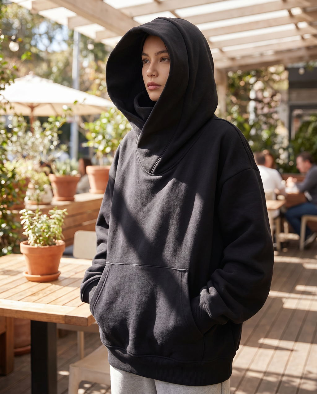 Nora – Bluza damska oversize z obszernym kapturem