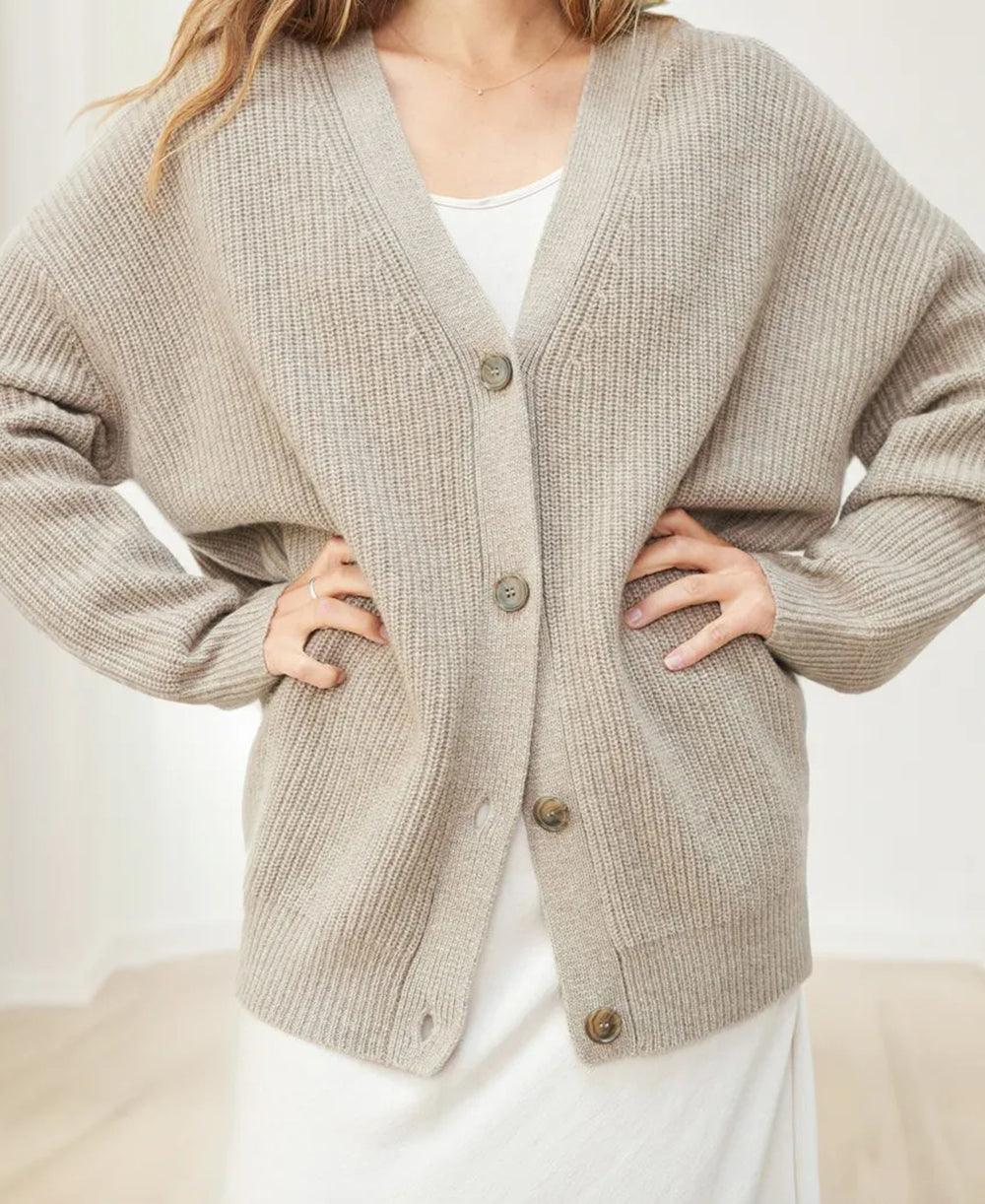Johanna – Kardigan damski oversize z guzikami