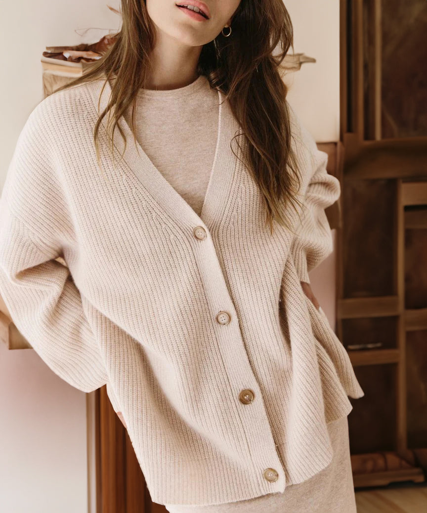 Johanna – Kardigan damski oversize z guzikami