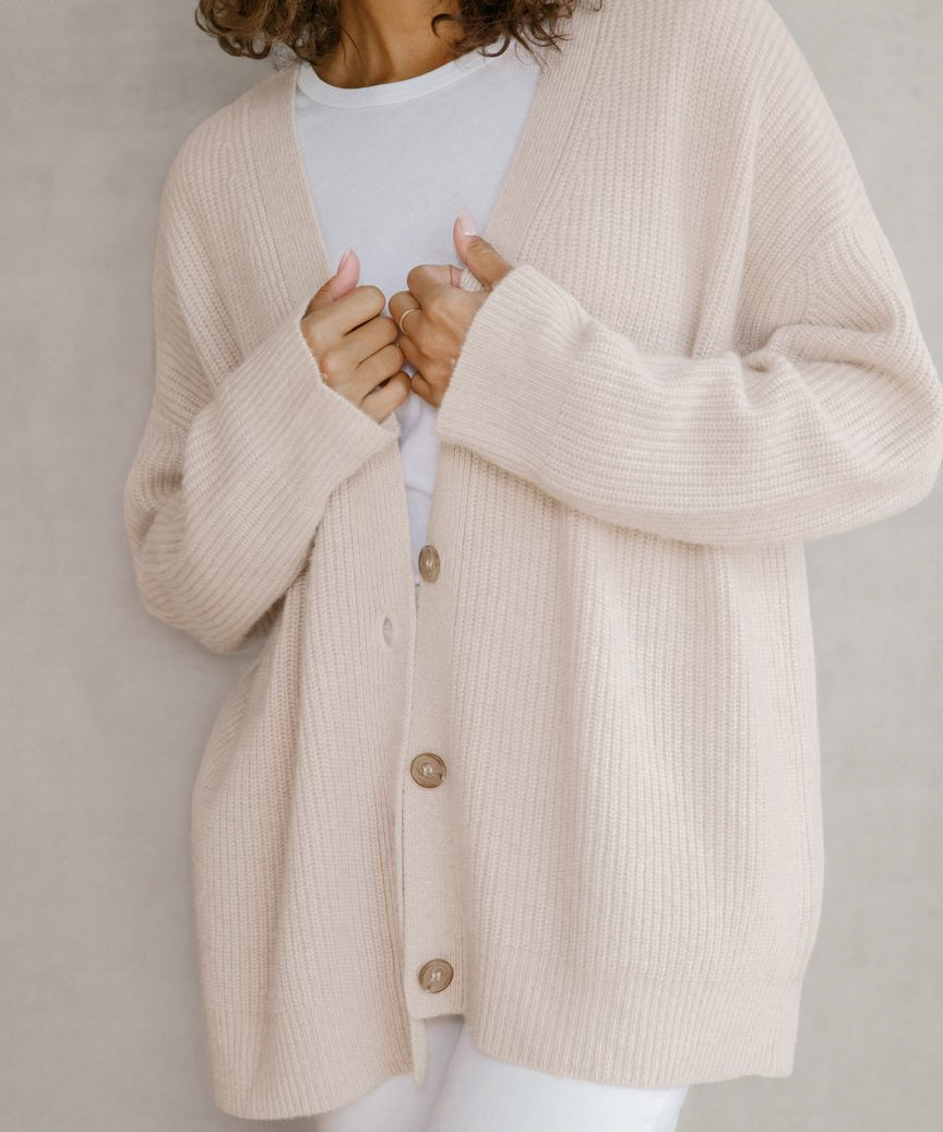 Johanna – Kardigan damski oversize z guzikami