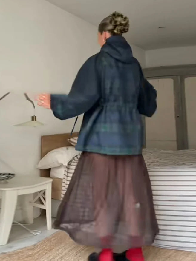 Nadia – Kurtka damska oversize w kratę z kapturem