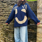 Nina – Sweter damski oversize z motywem uśmiechu