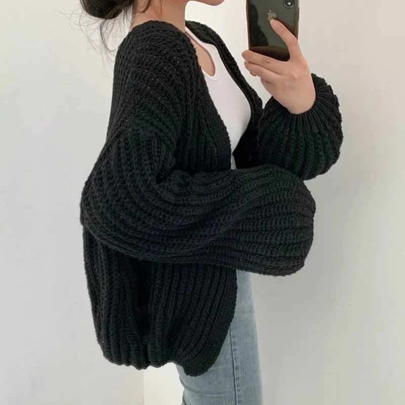 Erica – Kardigan damski oversize z bufiastymi rękawami