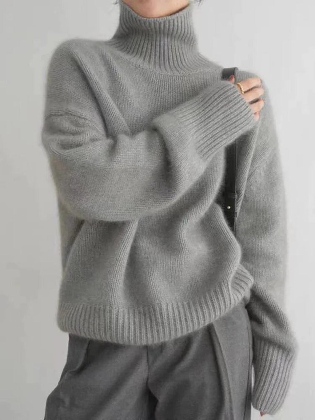 Camila – Sweter damski z golfem
