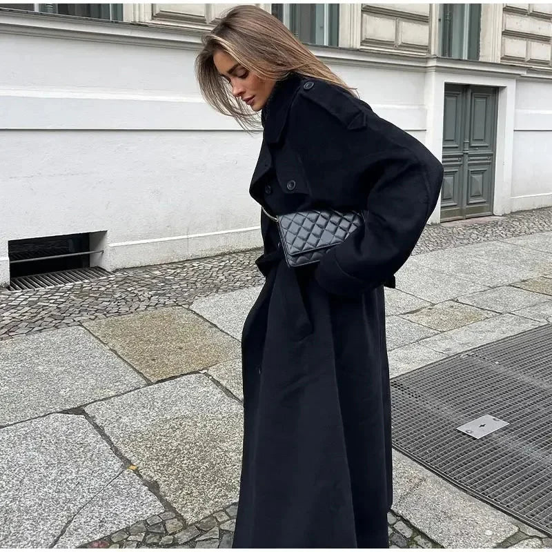 Alicja – Długi dwurzędowy płaszcz damski