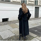 Alicja – Długi dwurzędowy płaszcz damski