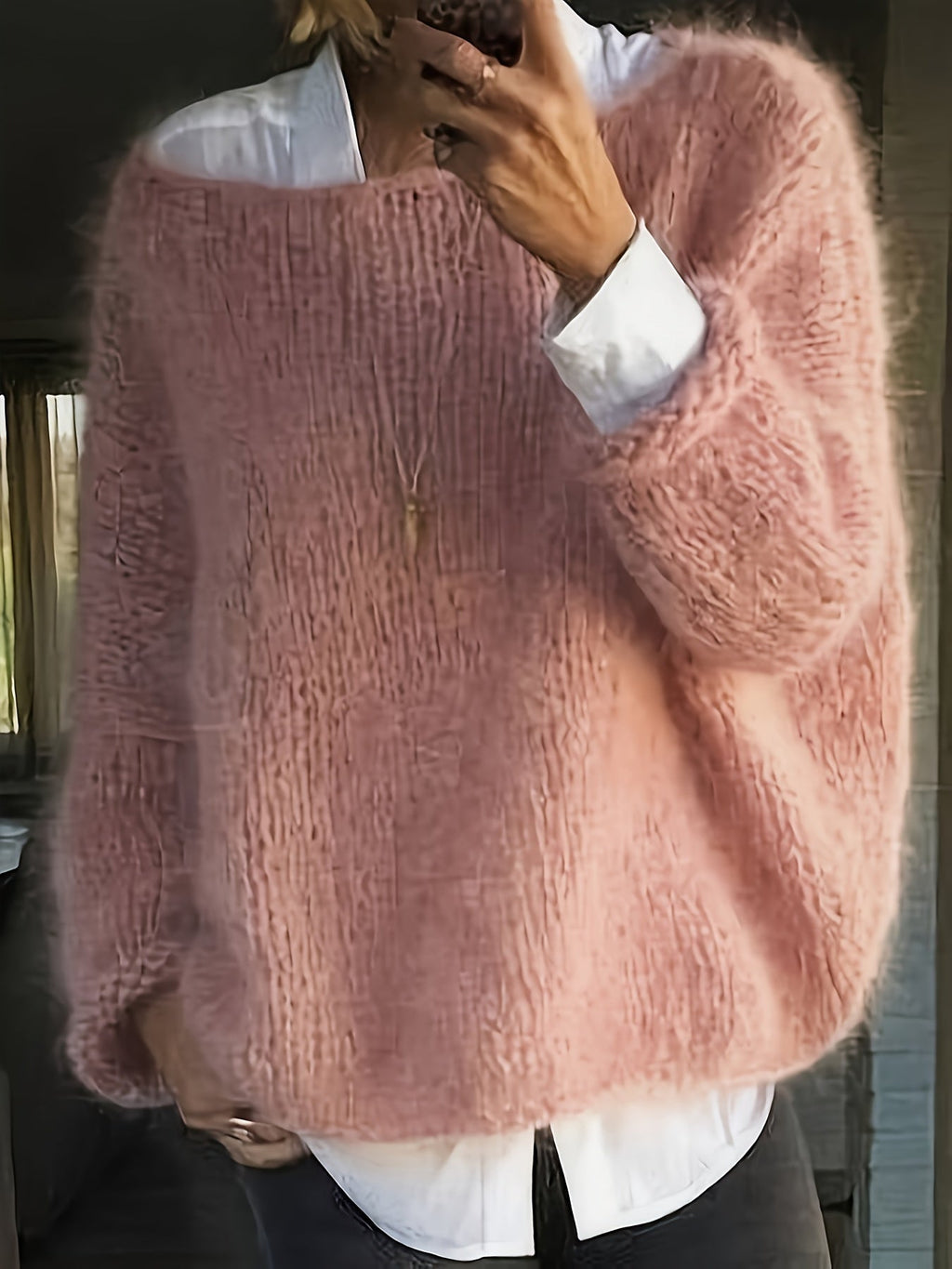 Puszysty sweter damski z grubym splotem