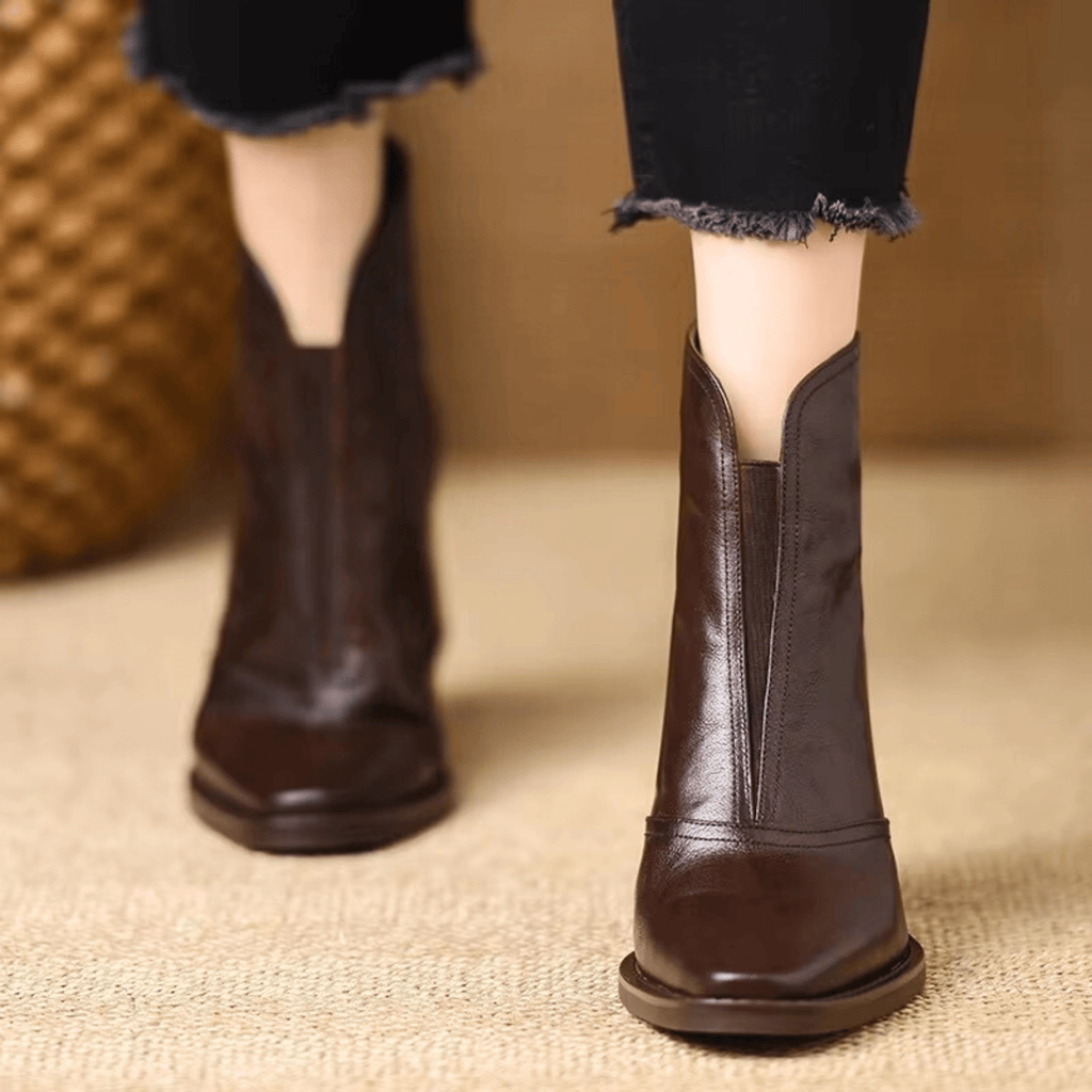 Klaudia – Eleganckie botki na średnim obcasie – zdjęcie produktu